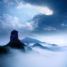 Would you like to visit China's holy Buddhist mountain, Fanjingshan?