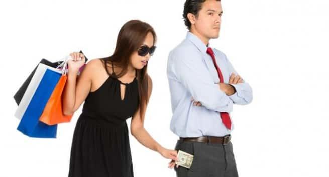 Who else hates gold diggers >:C๐ ๐ก?