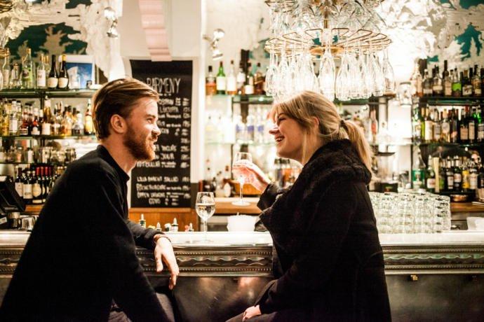 Girls, what is the best/sexiest way a guy can flirt with you? What’s the best way to flirt?