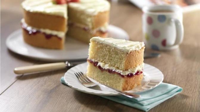 Technically, could one define a slice of double-layer cake as being a sandwich?
