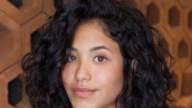 Men: Do you prefer wavy or curly hair on girls?