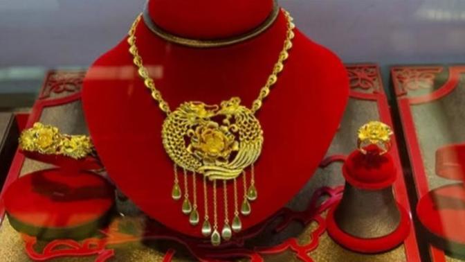 Is it really necessary for fashion accessories/jewelries to be gendered?