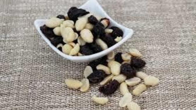 Do you prefer raisins or peanuts?