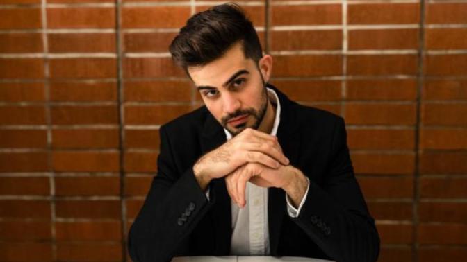 Is it true that men who don't smile are more attractive?