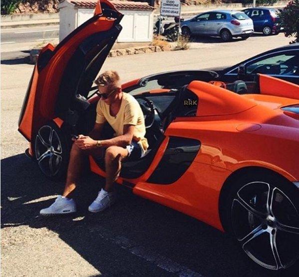 Girls, what is your most classic definition of a hot guy?