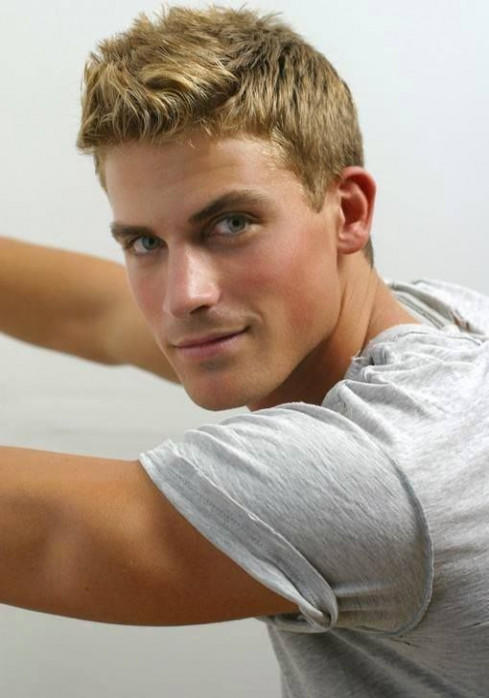 Girls, what is your most classic definition of a hot guy?