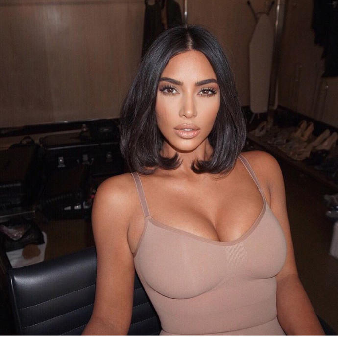Who is more attractive? Kim Kardashian or Adriana Lima? 