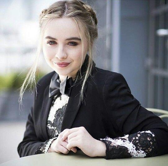 Do you think Sabrina Carpenter is pretty?