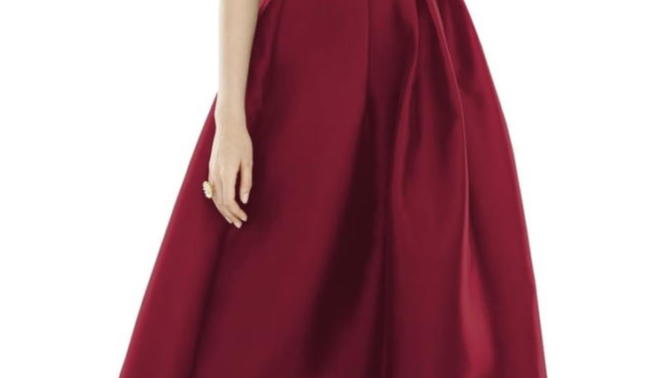What color jewelry, shoes, and clutch would look good with my prom dress?