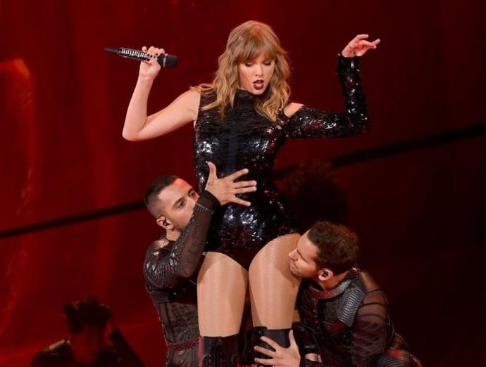 Aren't Selena Gomez and Taylor Swift the hottest stars on earth?