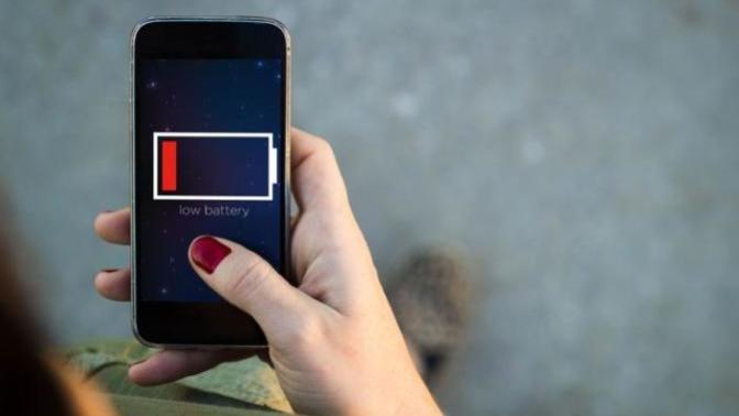 For how long does your phone's battery usually last?