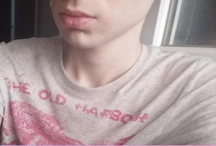Do you think salmon could suit my skin tone?