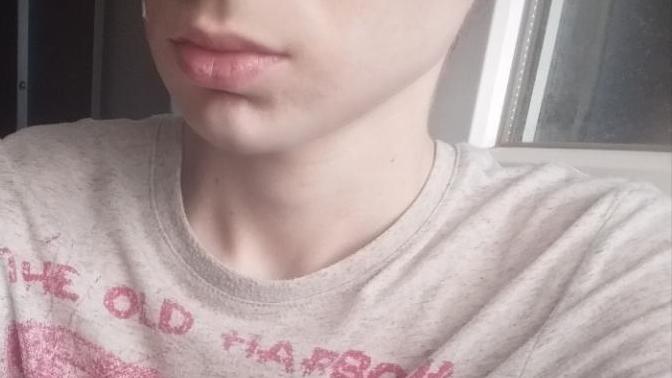 Do you think salmon could suit my skin tone?