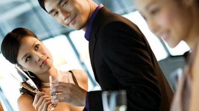 What are the signs your boyfriend finds you unattractive?