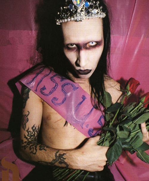 What do I wear to the Marilyn Manson concert (I want to look and feel like a princess)?