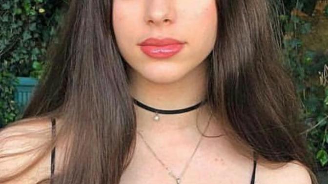 Which super cool girl is more beautiful?