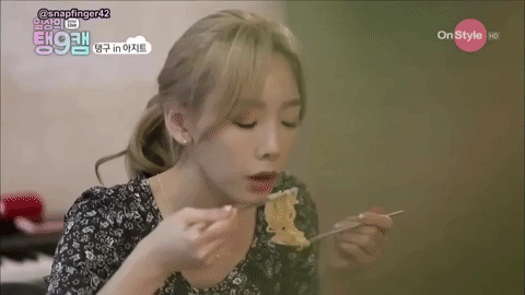 Guys, what foods do you like to see girls eating?