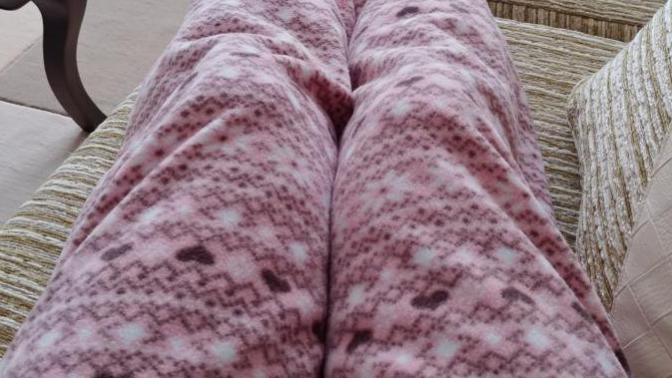 Girls, does my pigama look kind💓🌸?