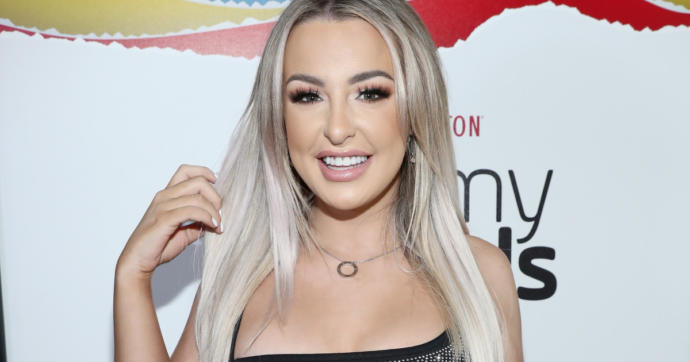 Is Tana Mongeau attractive?