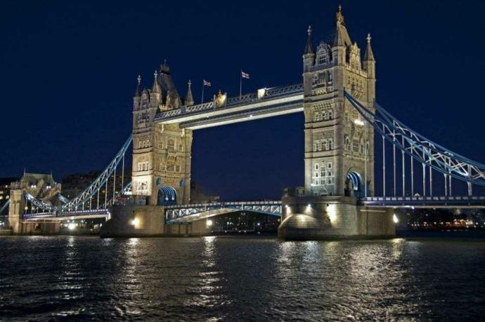 Which bridge do you like better at night??