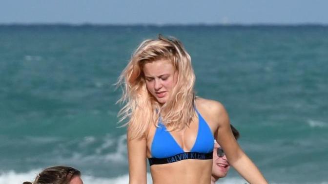 Do you think Zara Larsson is hot?