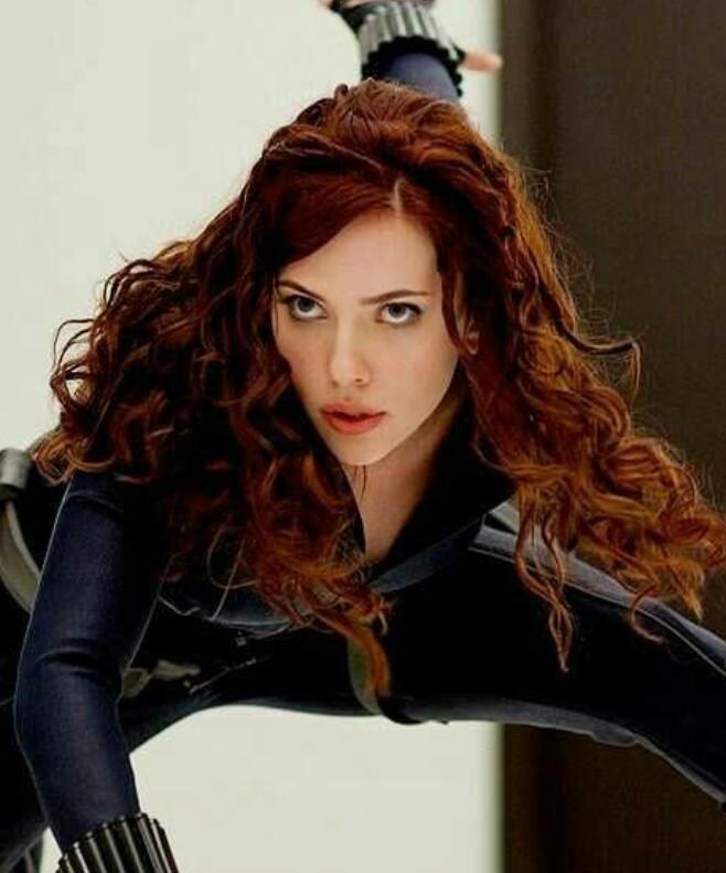 Girls, what would you rate Scarlett Johansson out of 10 in looks?