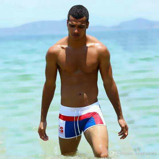 Should we men do full body wax before going to the beach?