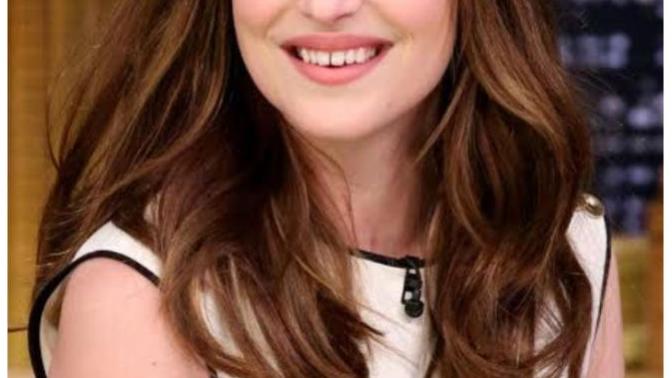 Is Dakota Johnson pretty?