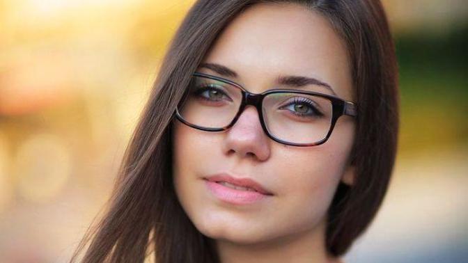 Do you find women who wear glasses attractive?