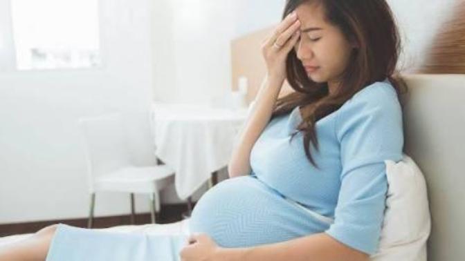 Is it okay for a woman to hide from a man that she’s pregnant with his baby?