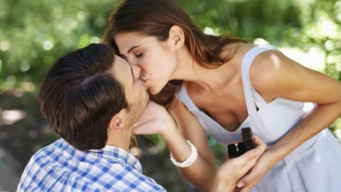 Marrying Young : what do you think about getting married while you're still in college?