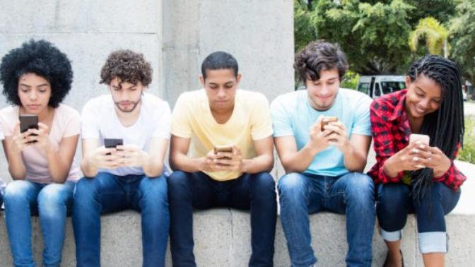 Does anyone else feel like having technology and the internet makes you less happy? Especially if you spending more time online then outside?