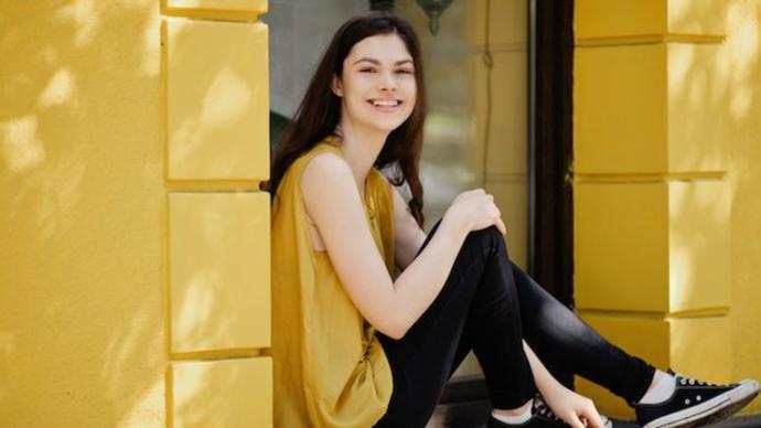 Why do some guys mistake a girl who is polite and has a friendly personality for flirting?