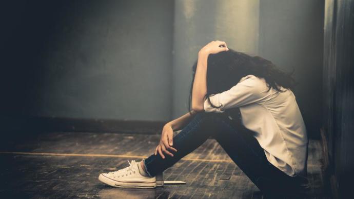 Avoiding the opposite gender after a break up - yes or not?