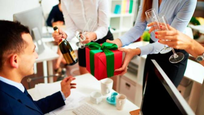 If you all agreed and went all in with your co-workers for a group gift for someone and one person didn't pay, what would you do?