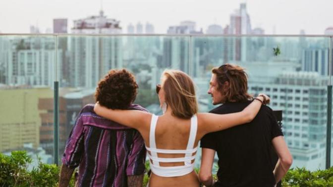 Do girls with brothers better understand guys behavior?