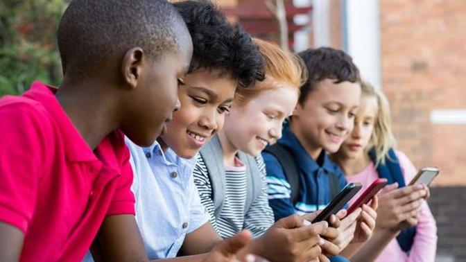 At what age should children get a phone?