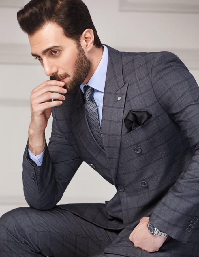 How many of you think he is a gorgeous man?