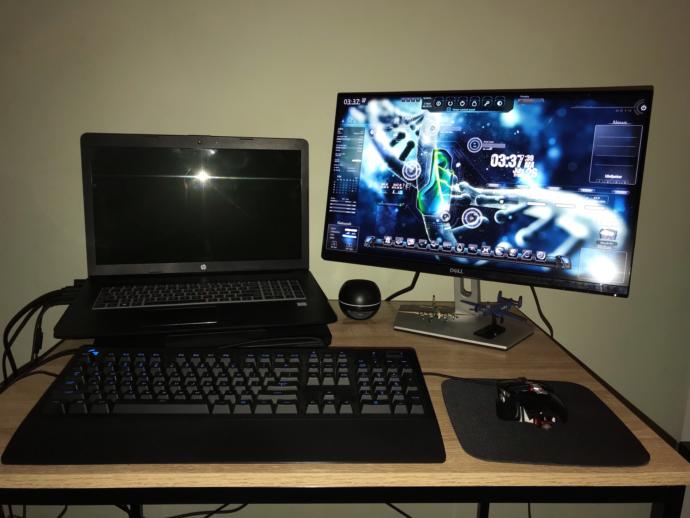 Do you like my laptop setup?