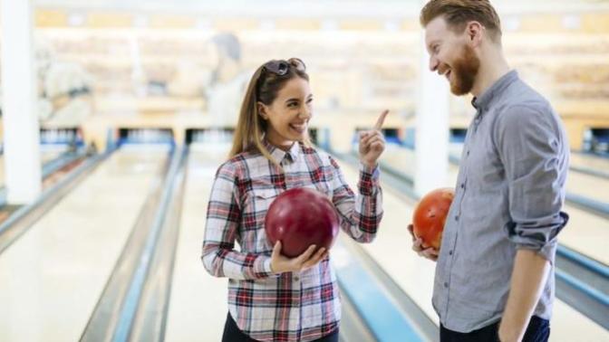 What is the difference between a guy flirting for fun and a one who flirts because he's interested in you as potential romantic partner?