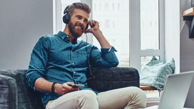 How often do you replay your favorite songs in a single session?