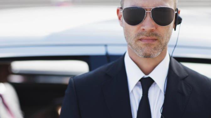 Keeping a friend as a bodyguard when dating - precaution or paranoia?