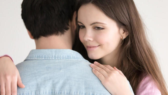 5 dates and still no kiss? Is this normal?