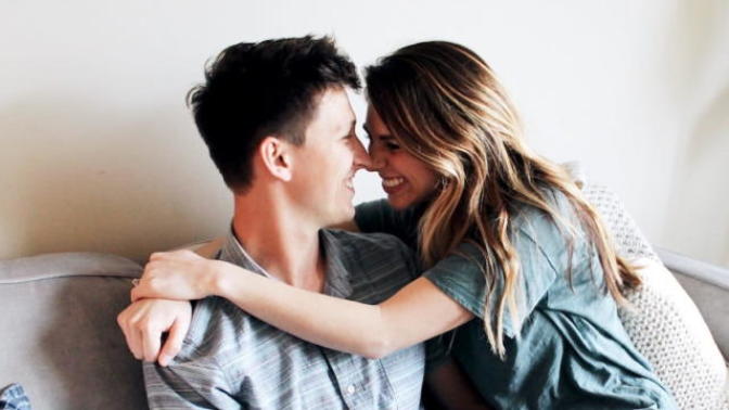 When should I ask her to be my girlfriend. Is she ready?