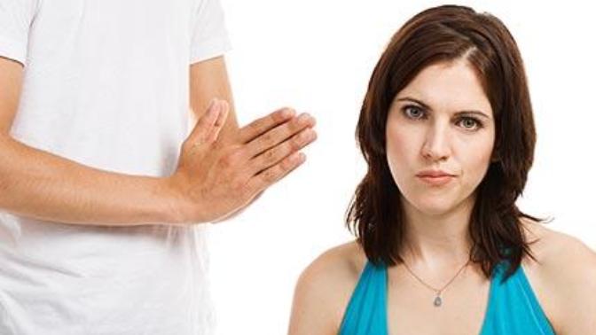 Girls, do you think a guy who slaps his girlfriend deserves to be forgiven?