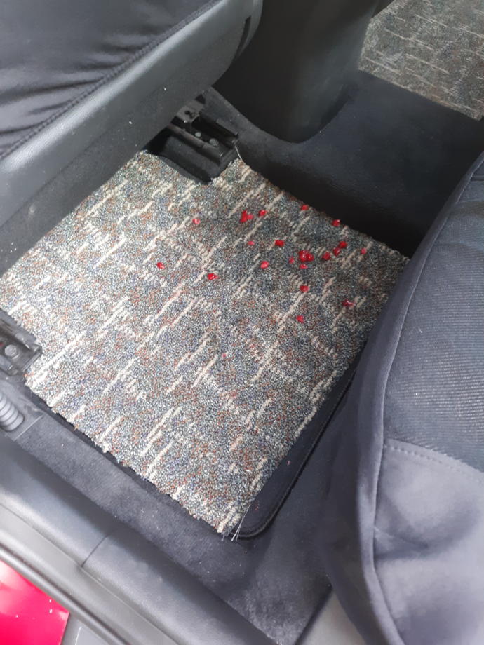 Should a Uber passenger have to pay their Uber driver if they made a mess in their car?