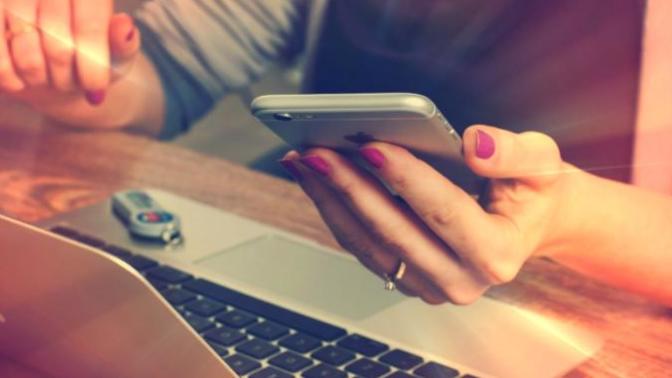 Is it important for you to know what someone looks like when making friends online?