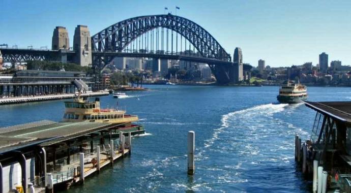 If you ever visit Sydney one day would you rather have your hotel to be bear the harbour bridge or the Opera house??