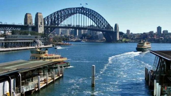 If you ever visit Sydney one day would you rather have your hotel to be bear the harbour bridge or the Opera house?