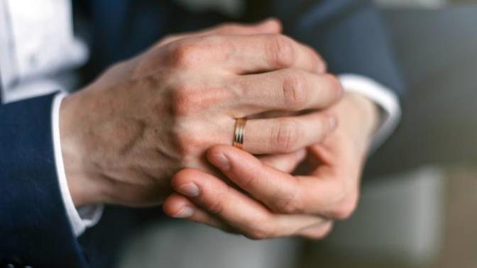 Men, would you wear an engagement ring?